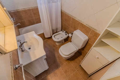 Casa · En Venta · Con Terraza · 4 Ambientes · Villa Domínico