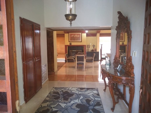 Imagen 2 de 11 de Amplia Casa En Venta, En Muy Buena Ubicación