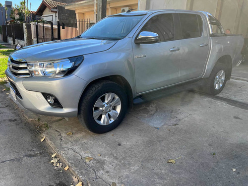 Imagen 3 de 15 de Toyata Hilux Srv 4x2 2.8 Tdi 2018