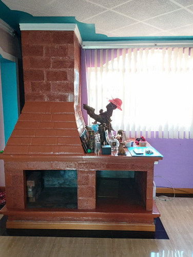 De Oportunidad Se Vende Hermosa Casa Tipo Americana En El Sur De Quito; Negociable.