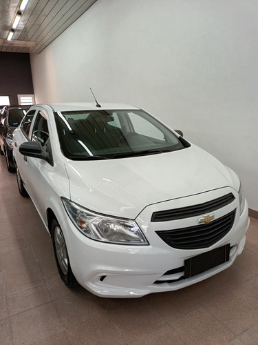 Imagen 2 de 10 de Chevrolet Prisma 2017 1.4 Joy Ls + 98cv