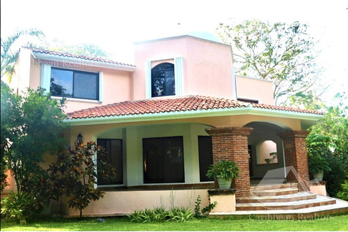 Casa En Venta En Paseo Las Quintas Cancun Mma8079