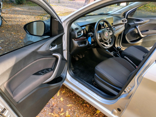 Fiat Cronos 1.8 16v Precision