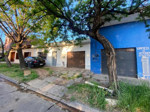 Imagen 5 de 12 de Galpón Con Dos Departamentos En Venta
