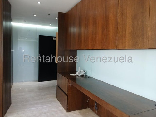 Tg Oficina En Venta En Campo Alegre, En Torre Empresarial, Lista Para Usarla, Sin Falla De Agua 25-16086 Ys
