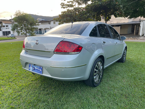 Fiat Linea 1.8 16v Absolute Flex Dualogic 4p