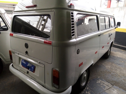 Imagem 5 de 12 de Volkswagen Kombi 2011 1.4/12 Lugares Flex 3p Nova