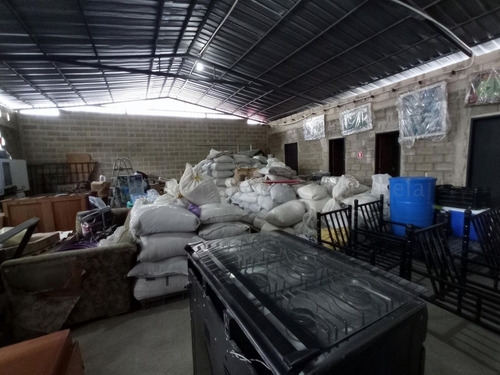 Imagen 9 de 12 de Galpon Con Casa Y Oficinas En Venta Av Aragua Nv