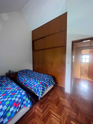 Imagen 22 de 30 de Casa Principal 5 Dormitorios Y 4 Baños, Mas Departamento De 1 Dormitorio. Villa Allende Golf