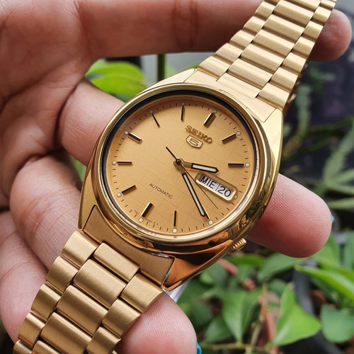 Relógio Masculino Seiko Automático Snxl72k Correia Dourado Bisel Dourado Fundo Dourado