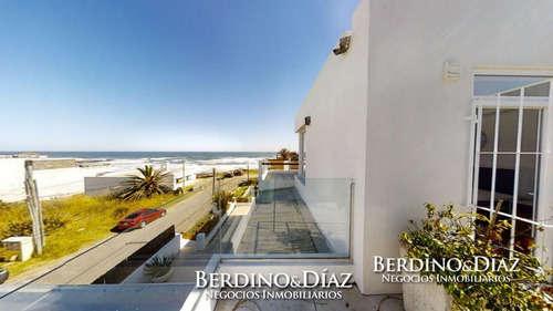 Moderna Residencia En La Posta Del Cangrejo- Ref: 640
