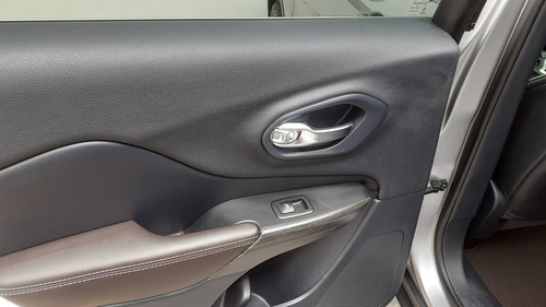 Imagen 14 de 15 de Jeep Cherokee 2017 Limited Plus