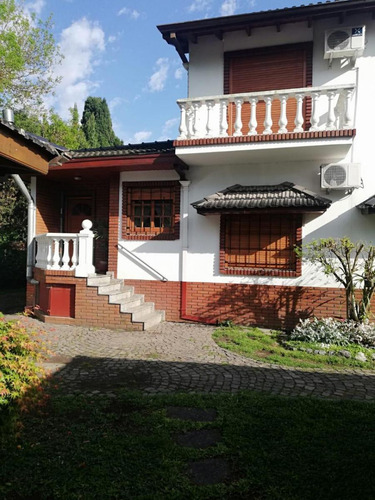 Casa En Alquiler - 5 Dormitorios 4 Baños - 1.400mts2 - Bosques, Florencio Varela