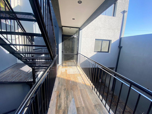 Imagen 4 de 30 de Departamento - Banfield Este
