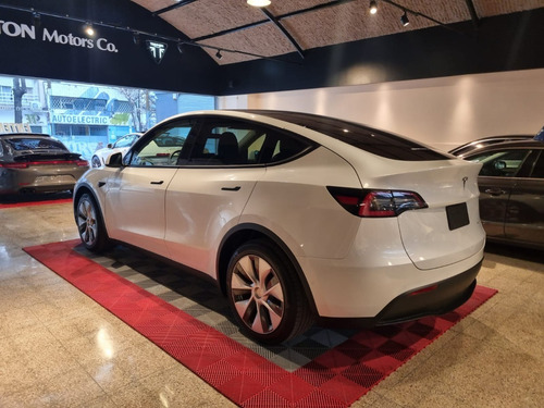 Imagen 4 de 10 de Tesla Model Y Long Range Hilton Motors Co