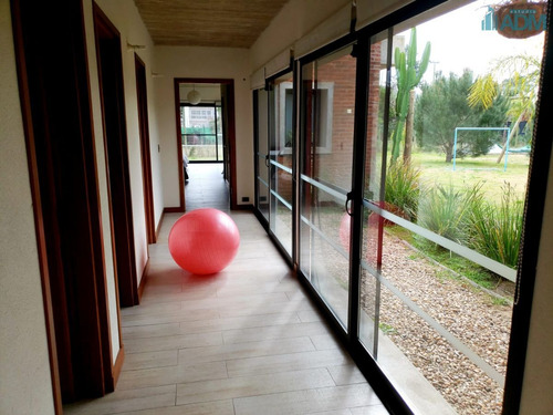 Imagen 4 de 17 de Excelente Casa En Barrio Privado