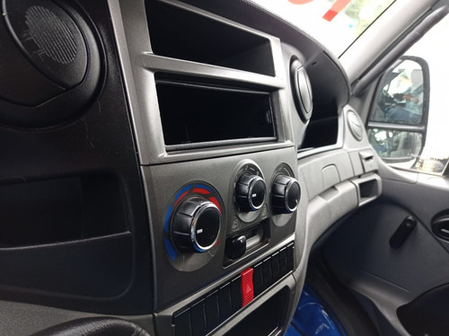Imagem 5 de 13 de Iveco 35s14 2013 Baú Único Dono Km 88.000 Laudo Aprovado