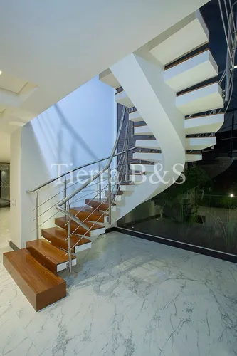 ¡espléndida Casa De Lujo En San Simón: 470m² En Lote De 1720m², 3 Años De Remodelación!