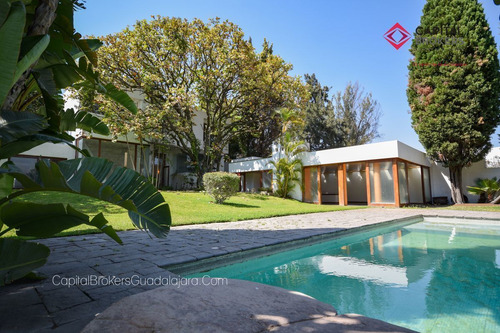 Casa De Lujo Con Alberca En El Palomar Sur