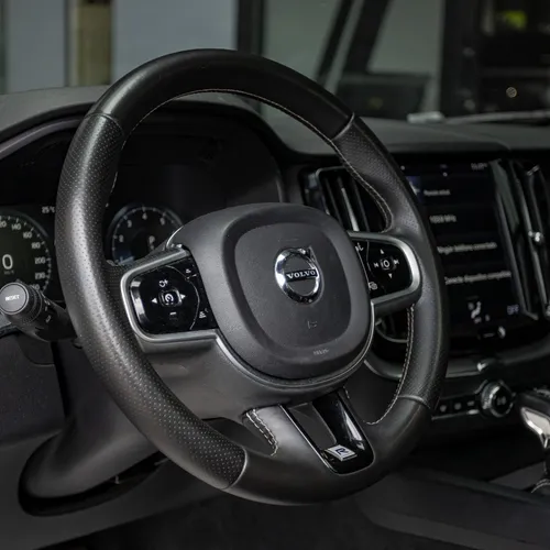 Volvo XC60 T5 R-design 2.0