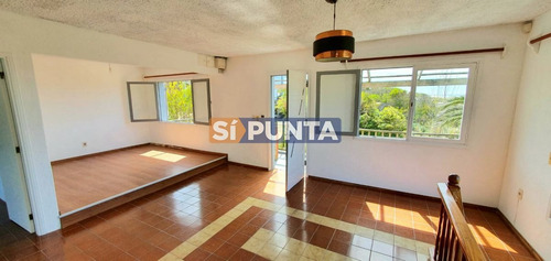 Imagen 2 de 24 de Casa En Venta De 4 Dormitorios A Metros Del Mar