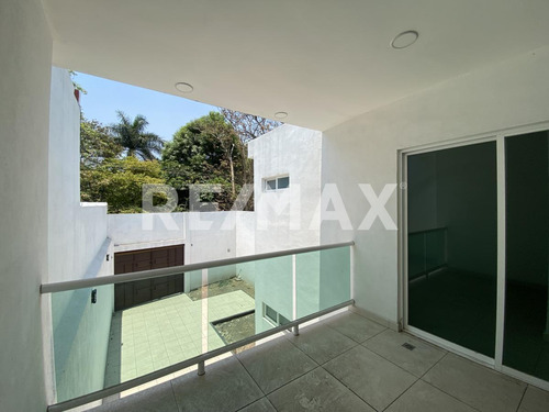 Casa En Venta En Morelos, Otilio Montaño Cuautla