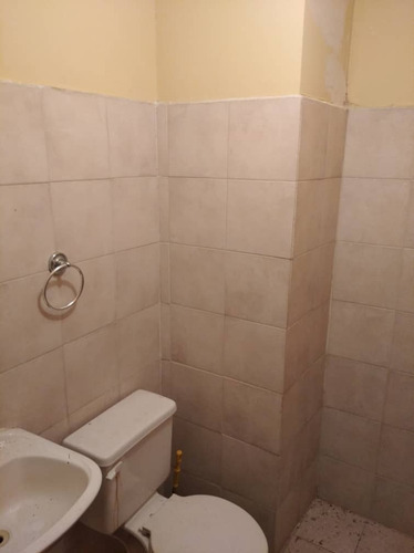 Imagen 12 de 12 de Oficina En Centro Comercial Bayona | Av. Valencia | Naguanagua | Al Lado Del Hospital Metropolitano | Of-fadima1 Marisol 04244923040