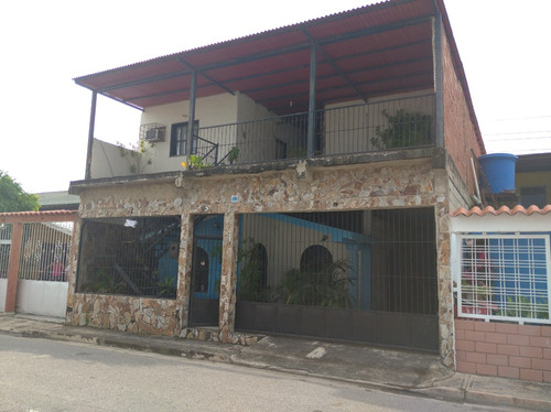 Beraca 002 Venta Casa Urbanización La Rosaleda, La Morita Ii, Maracay.