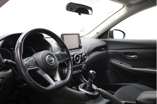 Nissan Sentra 2.0 Advance Mt