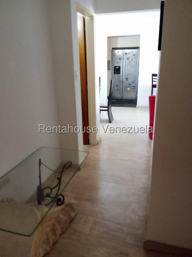 Apartamento En Venta En Colinas De La Tahona De 92 Mtrs2 Pd