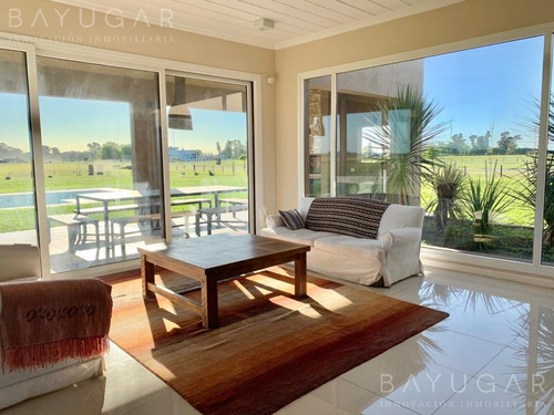 Imagen 12 de 14 de Venta | Casa De 370 M2 En Chacras De La Trinidad | Bayugar Negocios Inmobiliarios