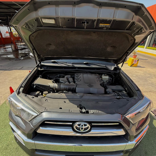 Toyota 4runner Limited 4x4