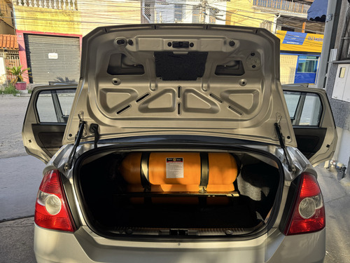 Ford Fiesta 1.6 MPI SEDAN 8V FLEX 4P MANUAL