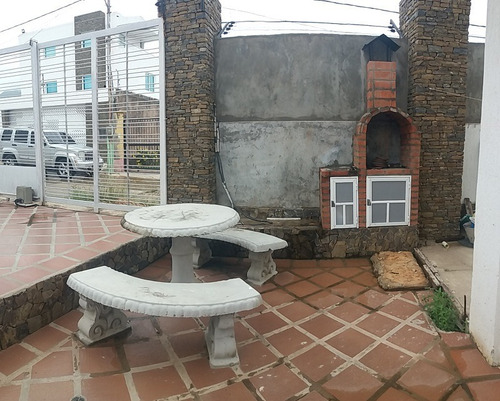 Imagen 12 de 13 de Townhouse Ubicado En La Urb Vista Mar En Agua De Vaca