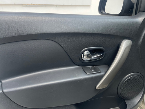 Renault Logan 1.6 Expression At