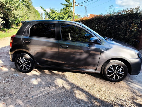 Toyota Etios 1.5 xls pack mt6