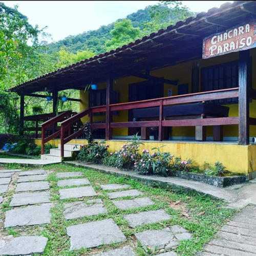 Vende-se Uma Chácara De 5.000 Metros Quadrados Com Lazer Completo!