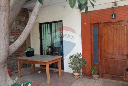 Amplia Casa Con Oportunidad De Inversión