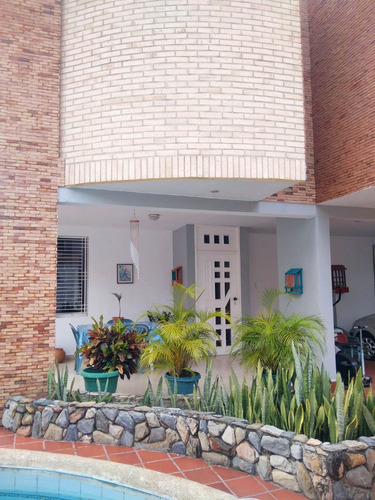 En Venta Casa Quinta  Urb. Quintas Del Norte  Naguanagua, Faith