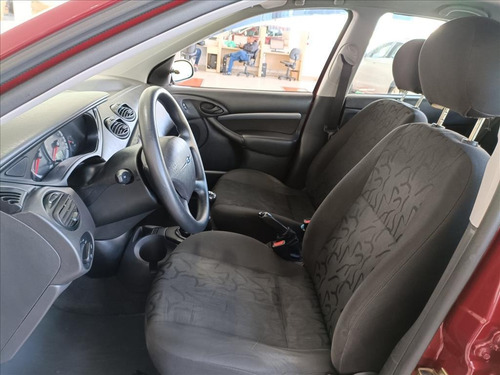 Imagem 8 de 10 de Focus 1.6 Gl 8v Flex 4p Manual