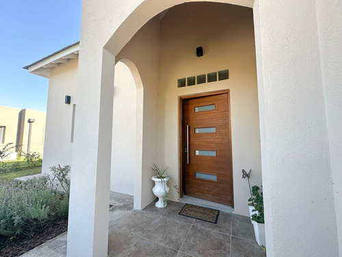 Venta Casa 5 Amb Pileta Galeria En El Canton