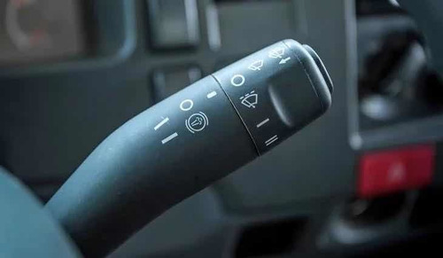 Imagen 7 de 15 de Isuzu Npr 75