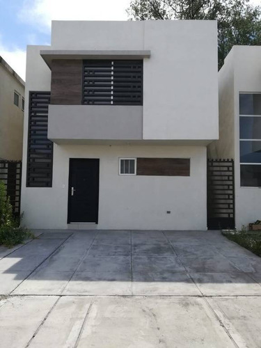 Imagen 2 de 14 de Renta De Casa En Privadas Borneo Apodaca