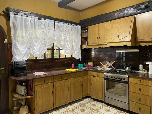 Imagen 6 de 20 de Hermoso Chalet En Venta A Metros Del Centro Comercial