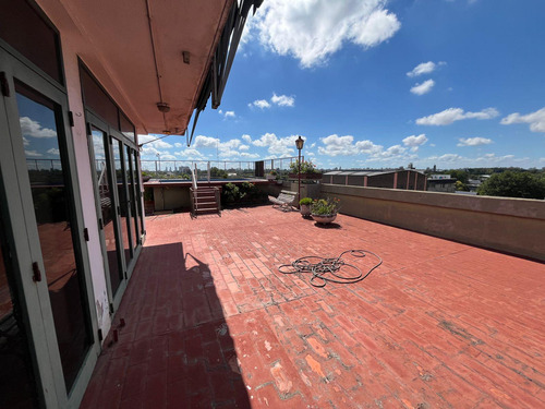 Venta Casa En Primer Piso Quincho Completo Con Pileta En Terraza Apto Crédito En Zona Sur
