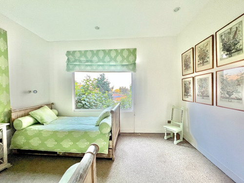 Oportunidad Gran Casa A Pasos De La Playa En Venta, Cachagua