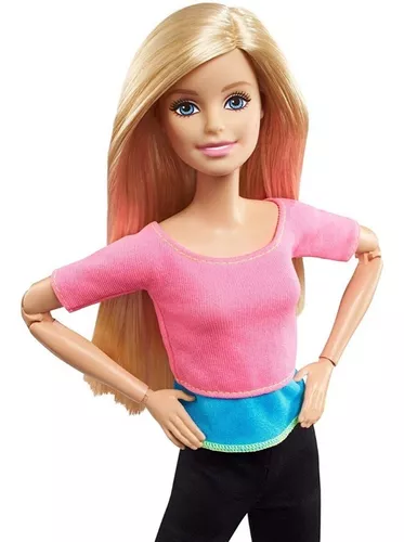 Cabelo loiro da boneca barbie usando roupa rosa estilo hip hop no