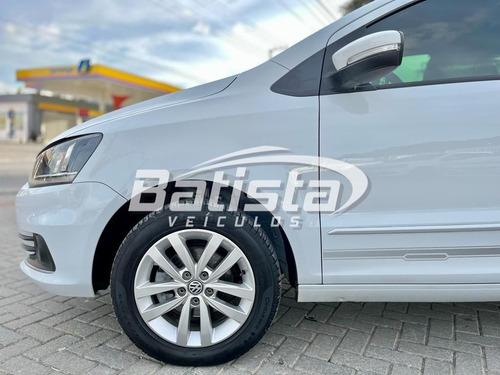 Imagem 7 de 15 de Volkswagen Fox Connect 2019 - Apenas 51.000km