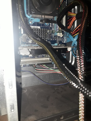 Pc Athlon Ii X2 270, Ga-78lmt-s2 Duas Ram De 4gb Ddr3 R5 230