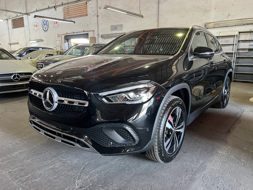 Mercedes-Benz GLA 200 progressive